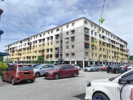 Apartment For Auction at Kemuning Apartment