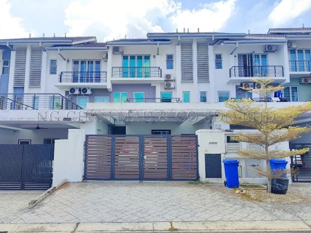 Terrace House For Auction at Denai Alam