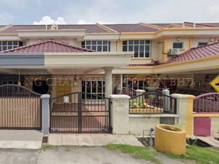 Terrace House For Auction at Teluk Gadong