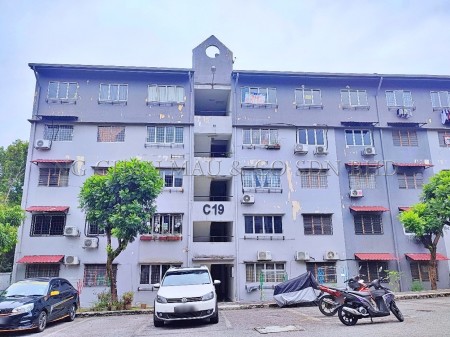 Apartment For Auction at Putra Permai Type C