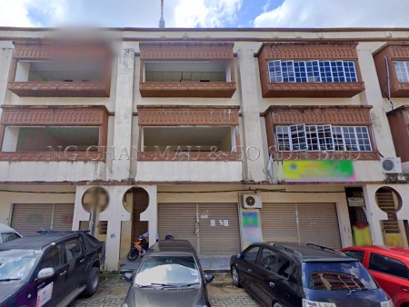 Shop Office For Auction at Wakaf Che Yeh