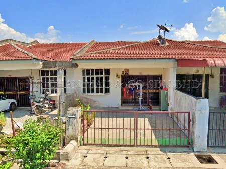 Terrace House For Auction at Taman Kledang