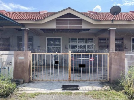 Terrace House For Auction at Taman Banggol Indah