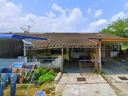 Terrace House For Auction at Selama