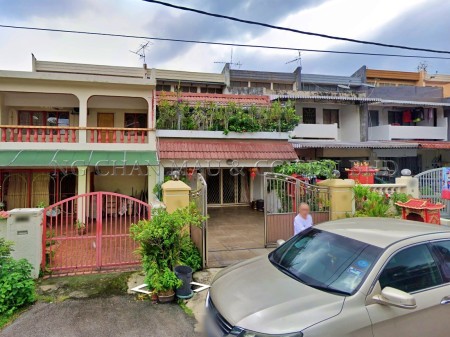 Terrace House For Auction at Taman Seraya