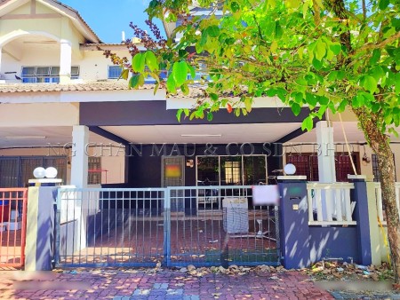 Terrace House For Auction at Bandar Barat