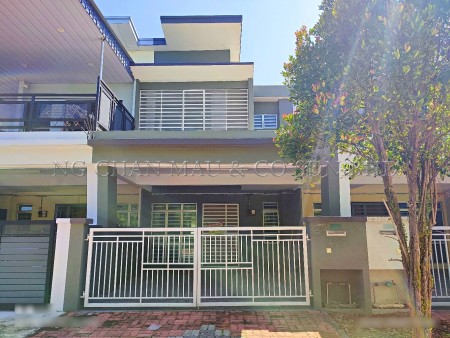 Terrace House For Auction at Bandar Barat