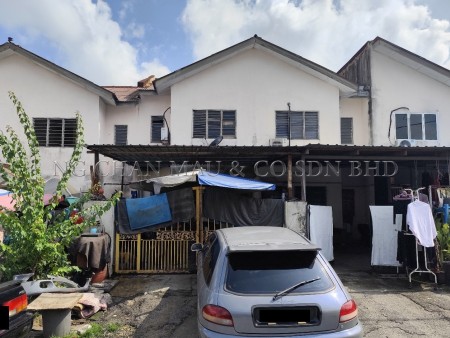 Terrace House For Auction at Taman Pelangi