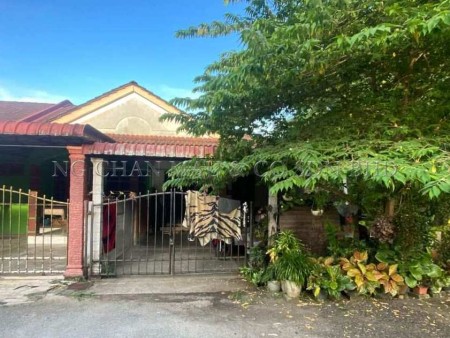 Terrace House For Auction at Kok Lanas