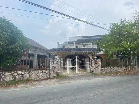 Bungalow House For Auction at Chetok