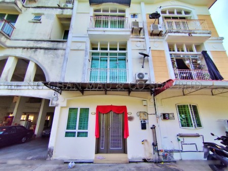 Terrace House For Auction at Taman Happy Valley