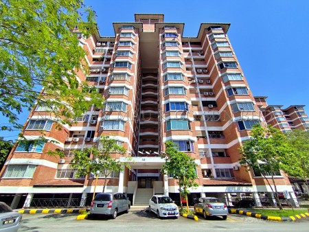 Condo For Auction at Green Acre Park