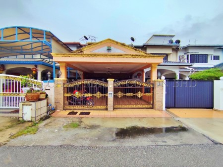 Terrace House For Auction at Taman Bayu Perdana