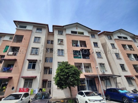 Apartment For Auction at Pangsapuri Resak