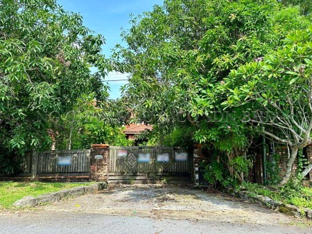 Bungalow House For Auction at Bandar Darulaman