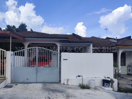 Terrace House For Auction at Taman Berlian