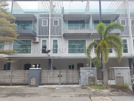 Terrace House For Auction at Marina Island