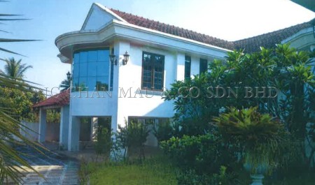 Bungalow House For Auction at Kampung Padang Enggang