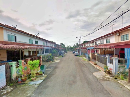 Terrace House For Auction at Simpang Renggam