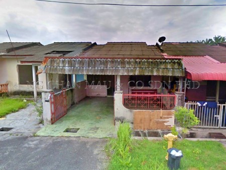 Terrace House For Auction at Teluk Intan