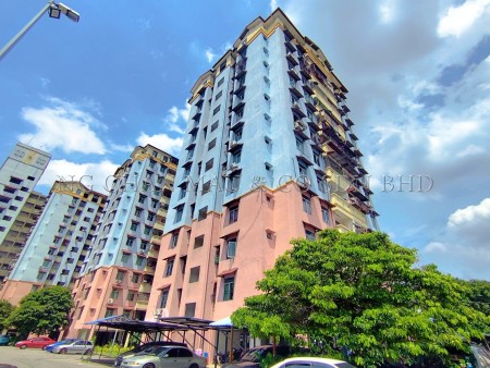 Apartment For Auction at Cheras Utama Apartment