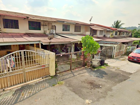 Terrace House For Auction at Taman Rakan