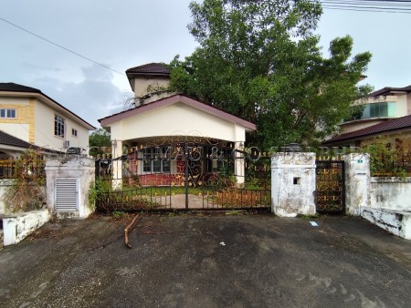 Bungalow House For Auction at Taman Meru Impiana