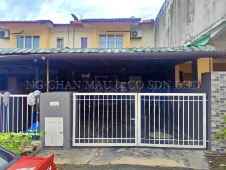 Terrace House For Auction at Desa Puteri