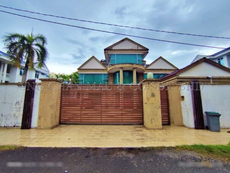 Bungalow House For Auction at Taman Kolam Air