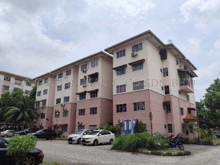 Apartment For Auction at Pangsapuri Mawar & Teratai