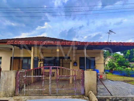 Terrace House For Auction at Taman Dovenby