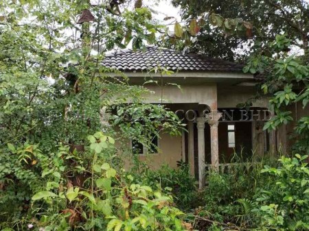 Bungalow House For Auction at Kampung Lalang Luas