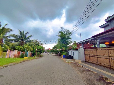 Bungalow House for Auction