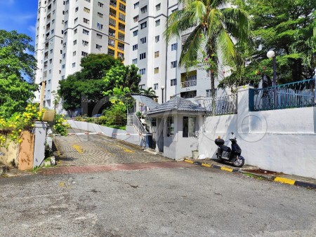 Apartment for Auction