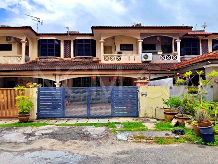 Terrace House For Auction at Taman Saikat