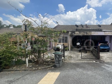 Terrace House For Auction at Taman Desa Anggerik