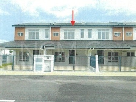 Terrace House For Auction at Iringan Bayu