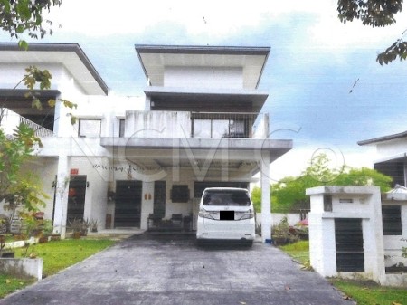 Semi D For Auction at Jade Hills