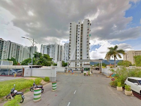 Condo For Auction at Villa Emas