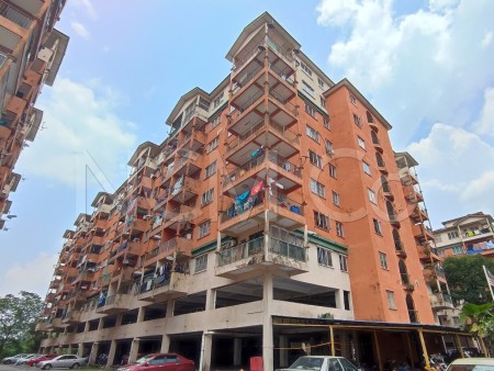 Apartment For Auction at Golden Villa