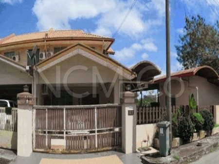 Terrace House For Auction at Taman Tanaki