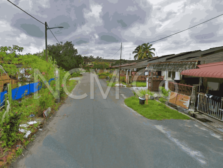 Terrace House For Auction at Teluk Intan