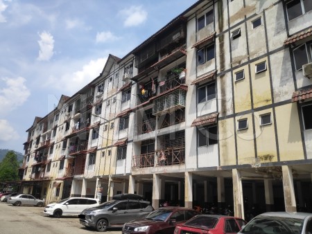 Apartment For Auction at Taman Impian Warisan Flat