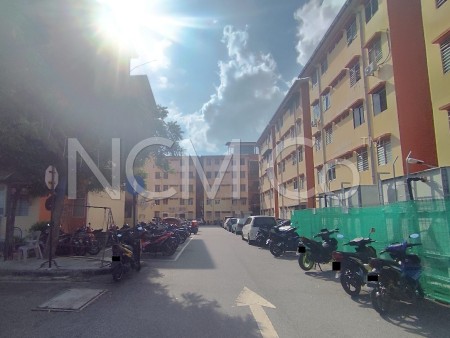 Apartment For Auction at Flat Seri Delima