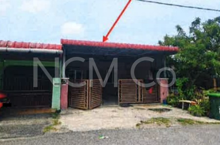 Terrace House For Auction at Taman Selasih