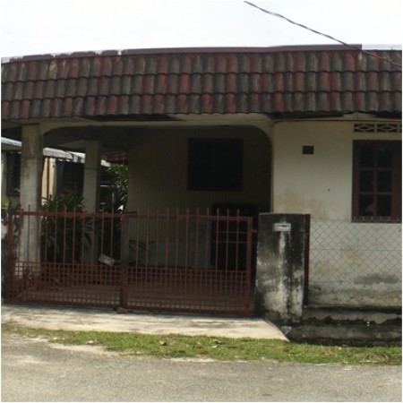 Bungalow House For Auction at Taman Belukar Maju