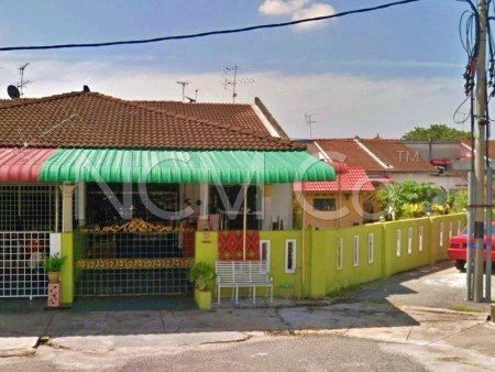 Terrace House For Auction at Teluk Intan