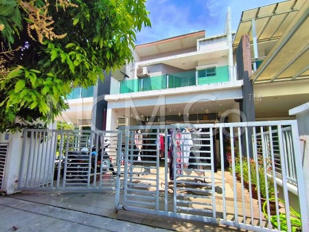 Terrace House For Auction at Hijayu 1