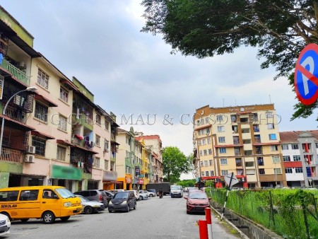 Apartment for Auction
