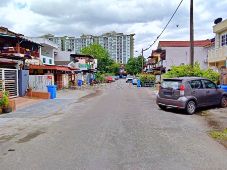 Terrace House for Auction